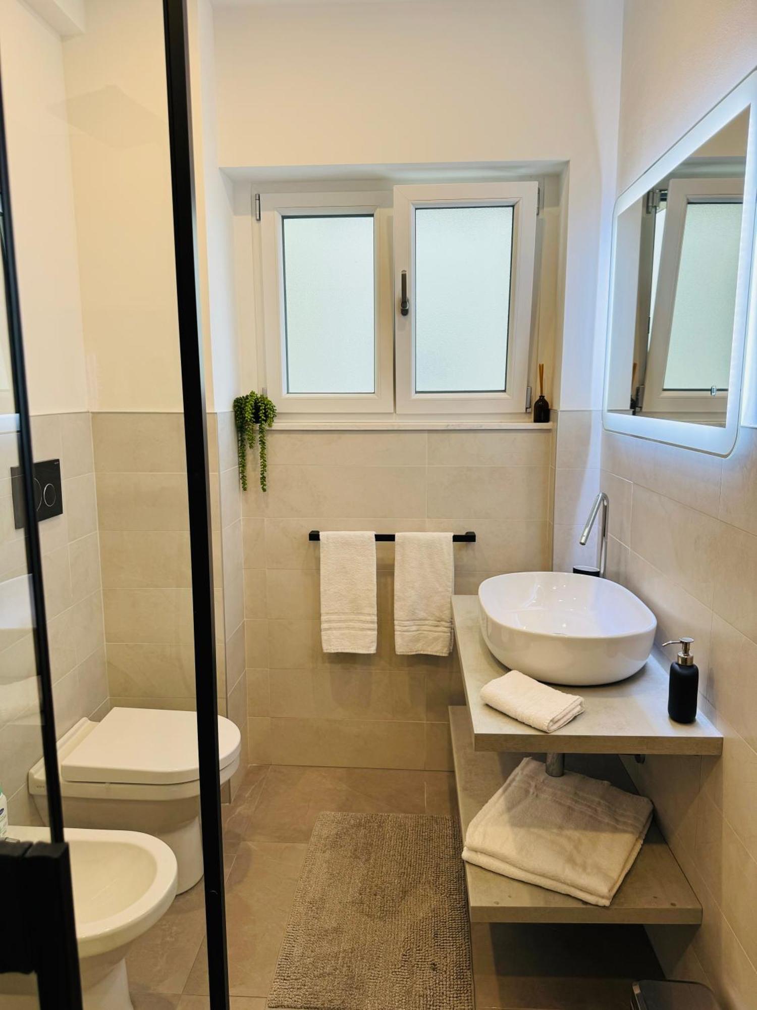 Maison Floran Appartamento In Centro A Trieste Eksteriør bilde