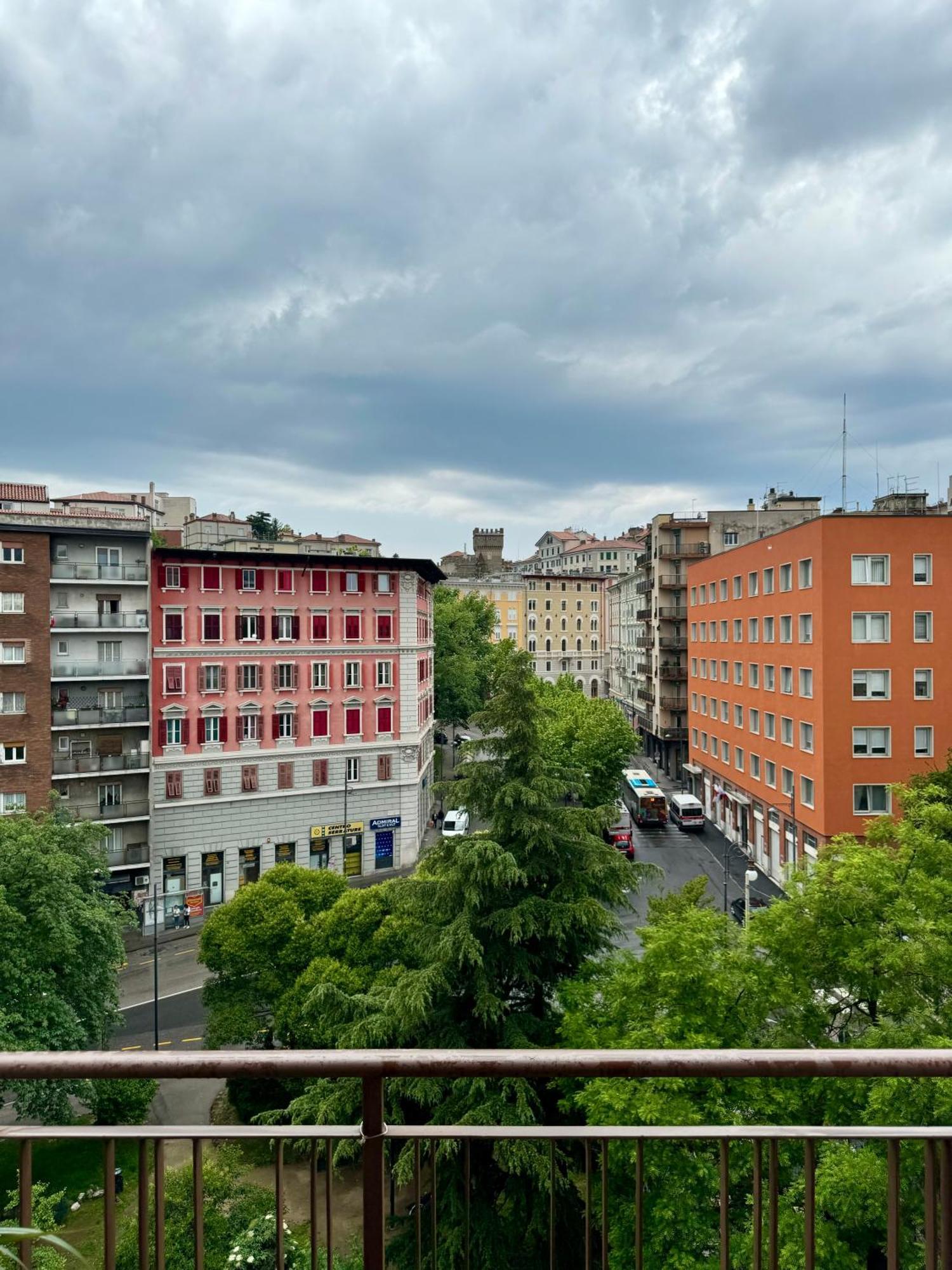 Maison Floran Appartamento In Centro A Trieste Eksteriør bilde